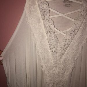 American Eagle lace top